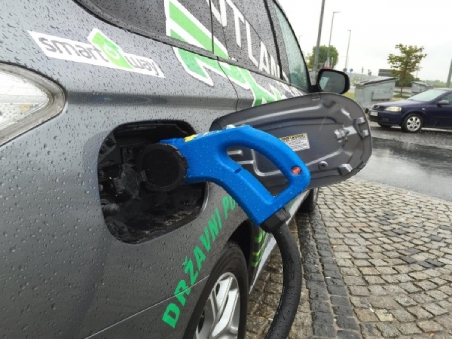With plug-in hybrid to Scotland
